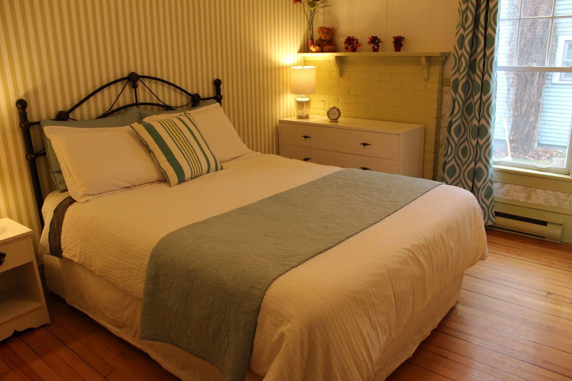 La Belle Victorienne Hotel Magog Екстериор снимка