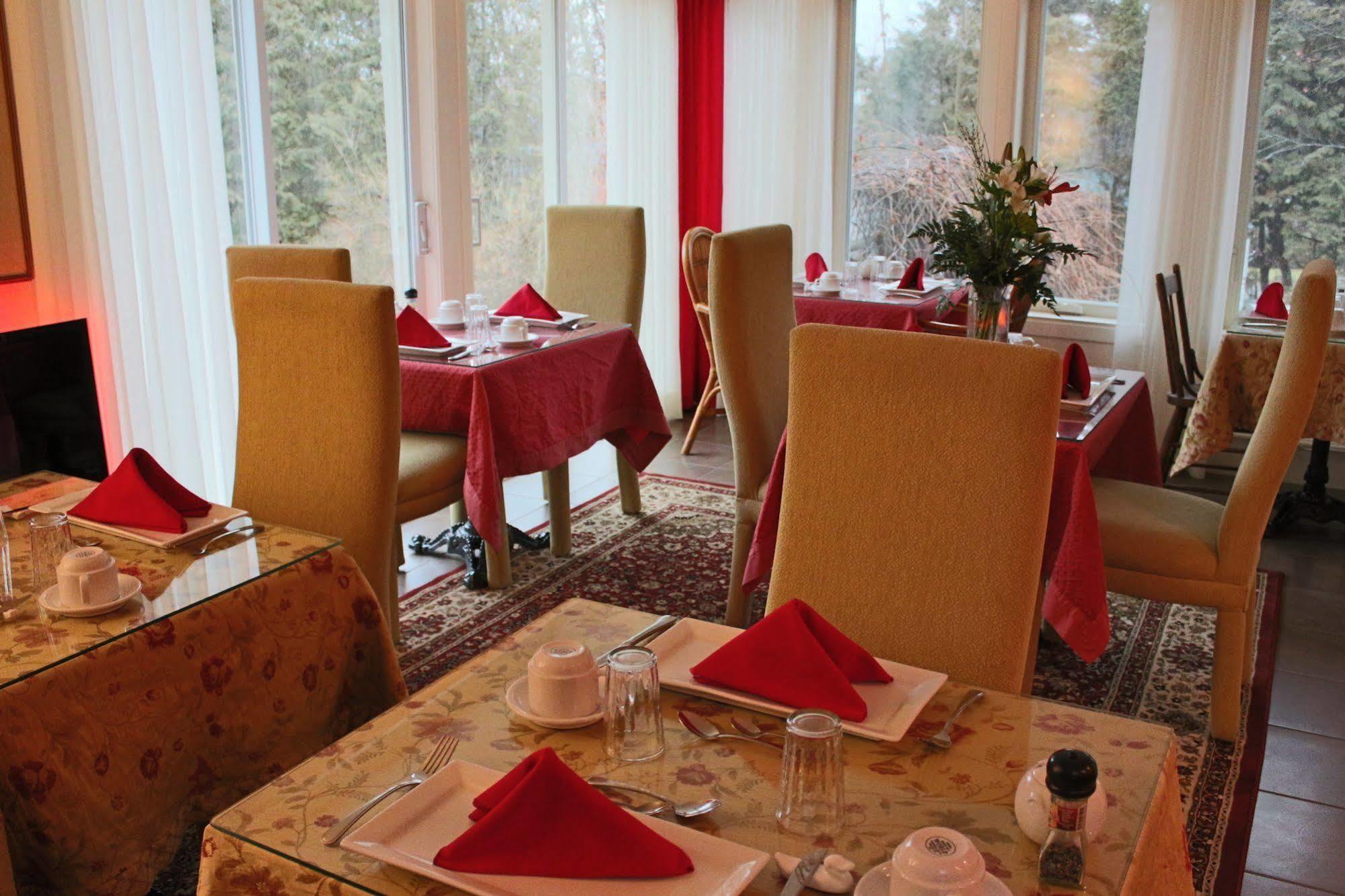 La Belle Victorienne Hotel Magog Екстериор снимка