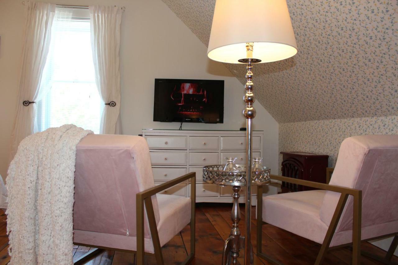 La Belle Victorienne Hotel Magog Екстериор снимка